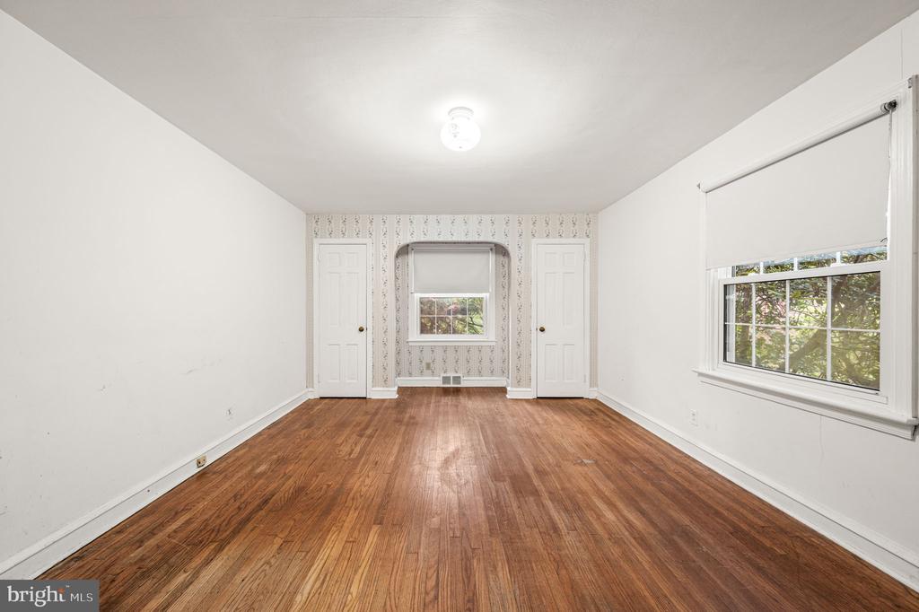 208 MARTROY LANE