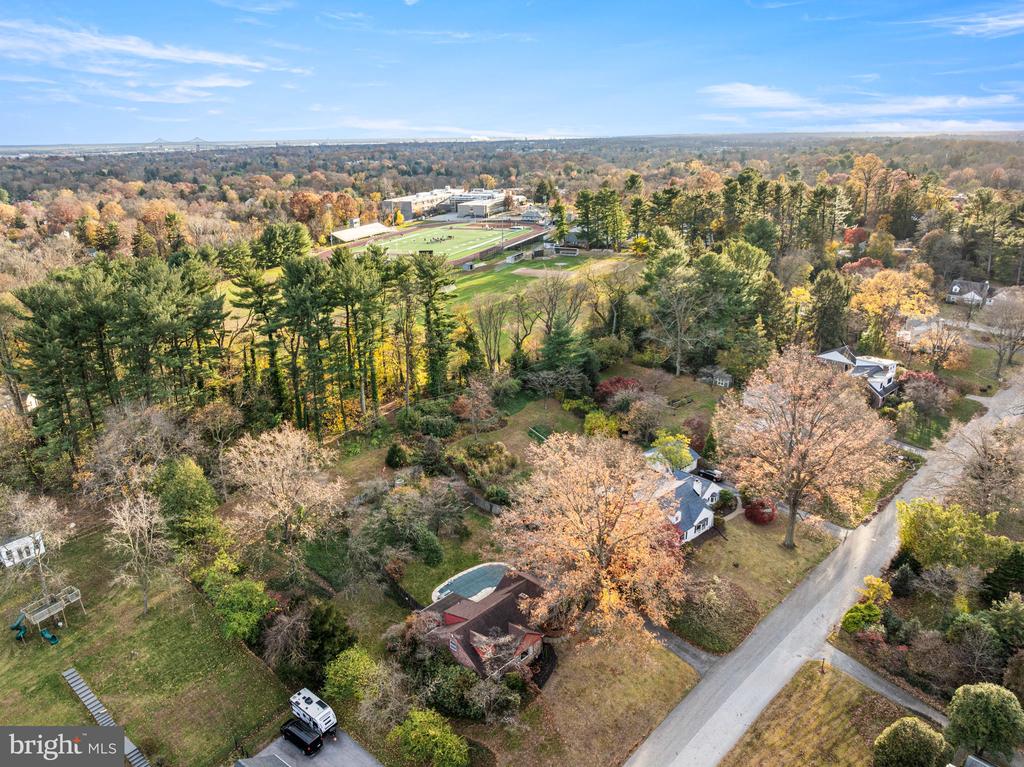 208 MARTROY LANE