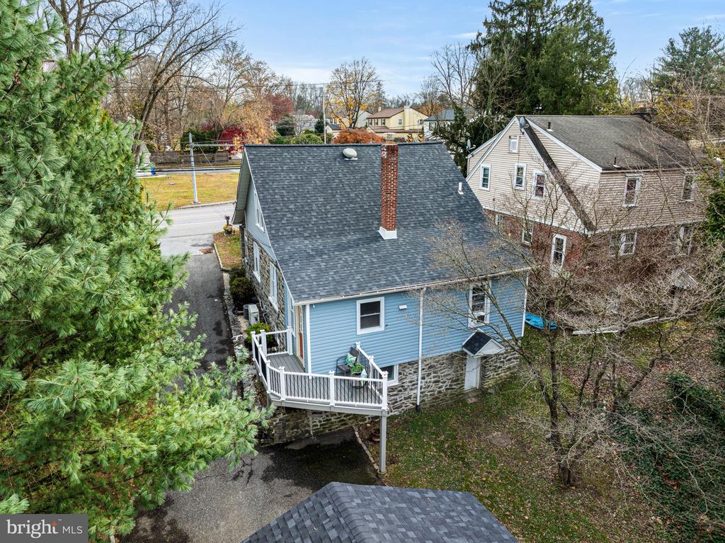 619 W BROOKHAVEN ROAD