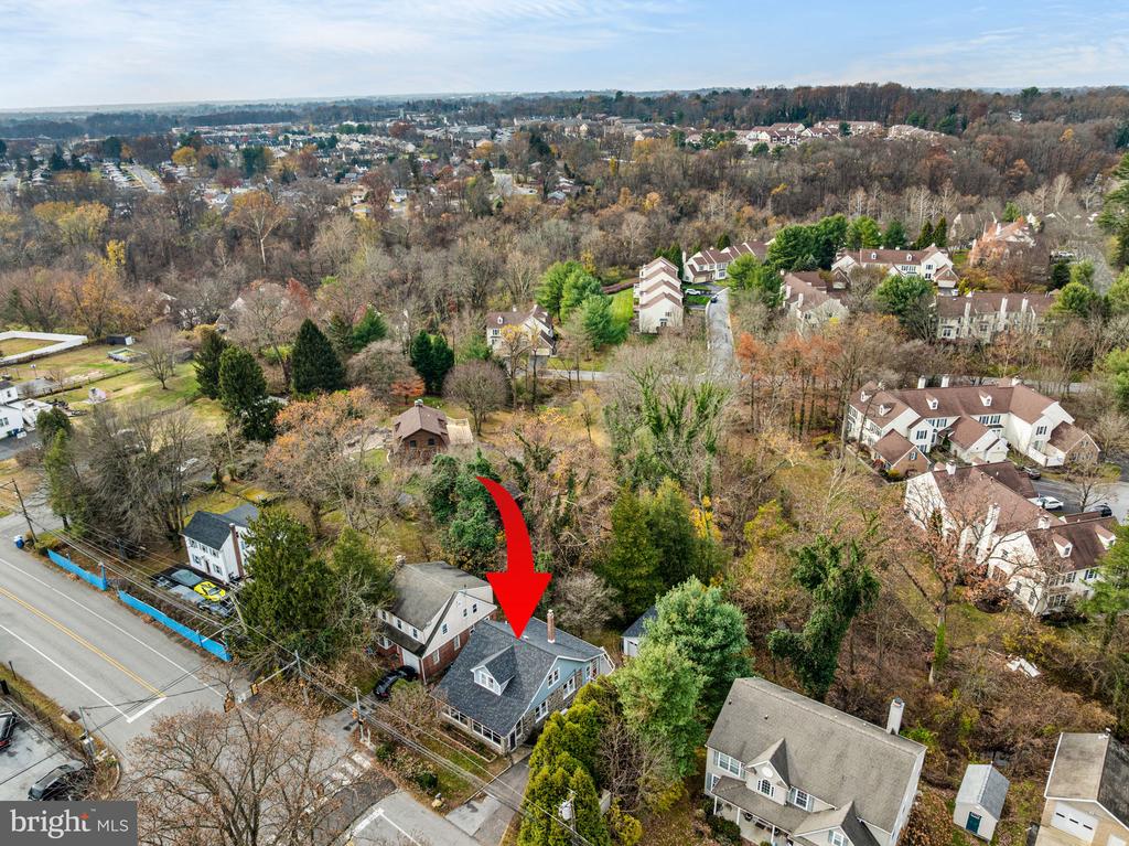 619 W BROOKHAVEN ROAD
