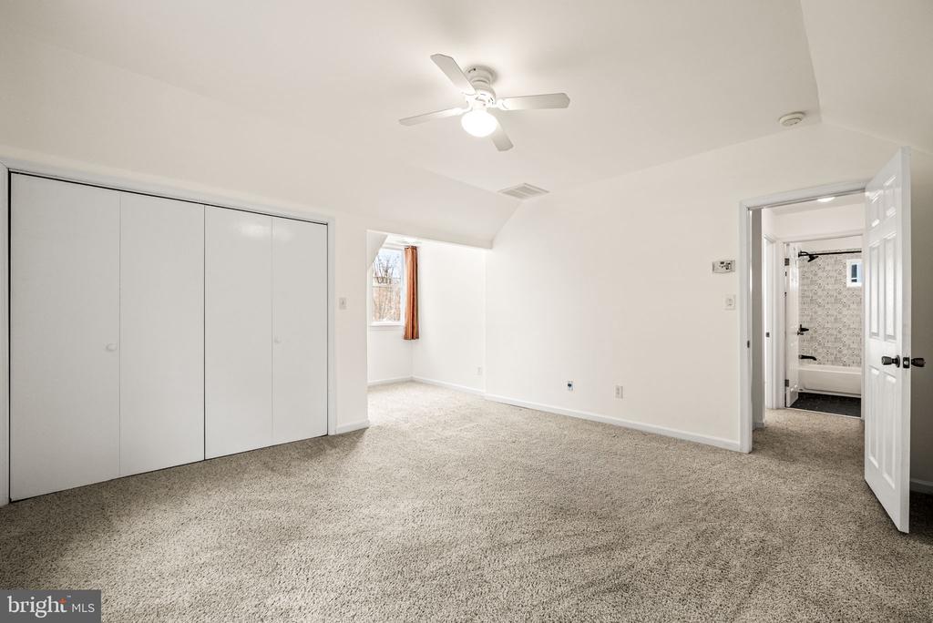 619 W BROOKHAVEN ROAD