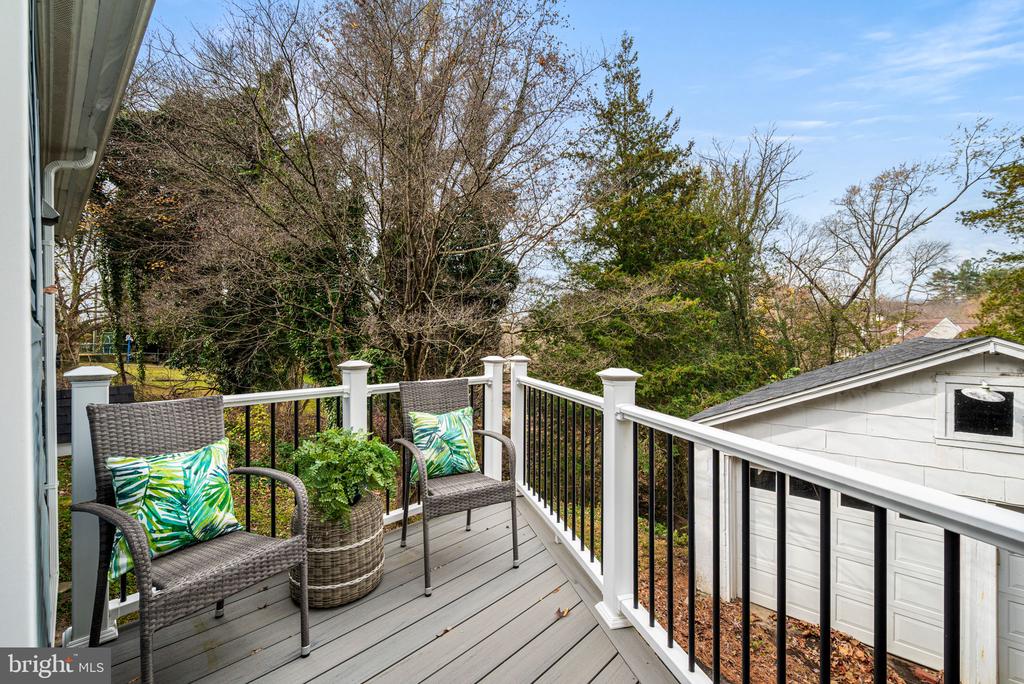 619 W BROOKHAVEN ROAD
