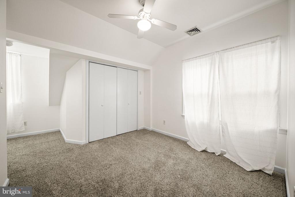 619 W BROOKHAVEN ROAD