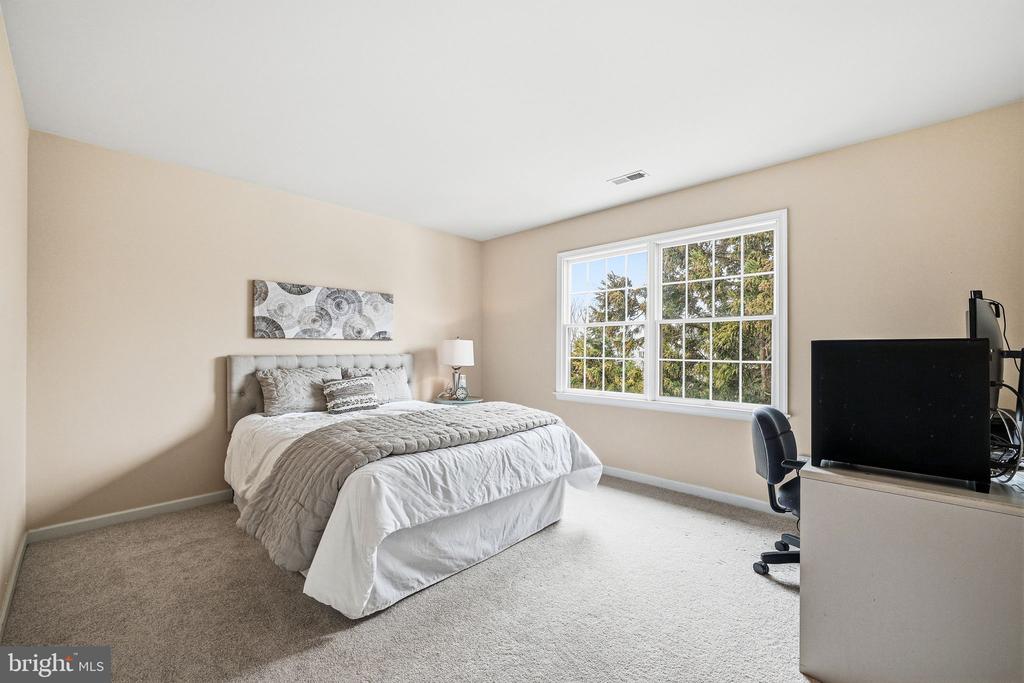 28 THOMAS SPEAKMAN DRIVE