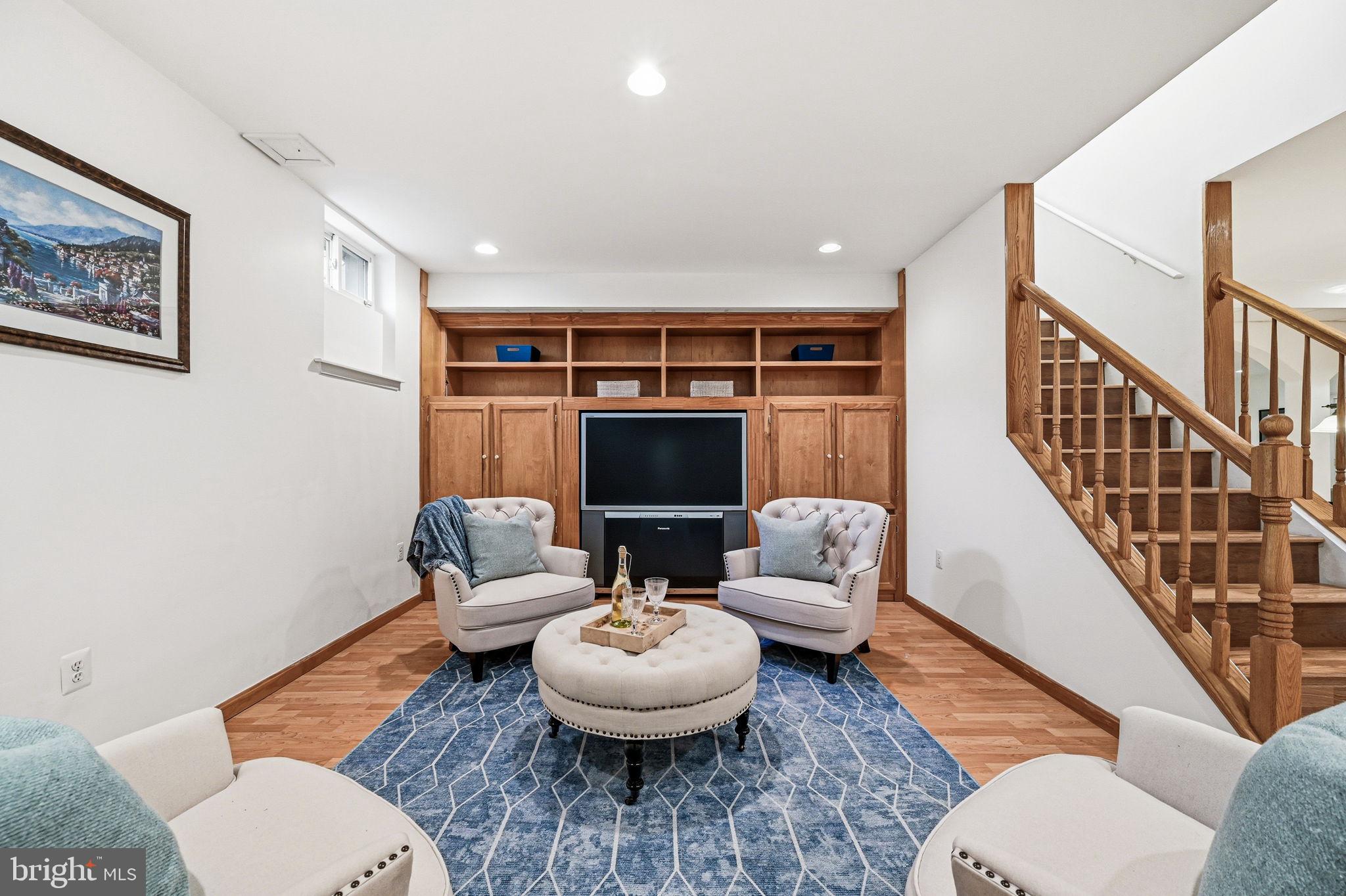 32 WOODSVIEW DRIVE