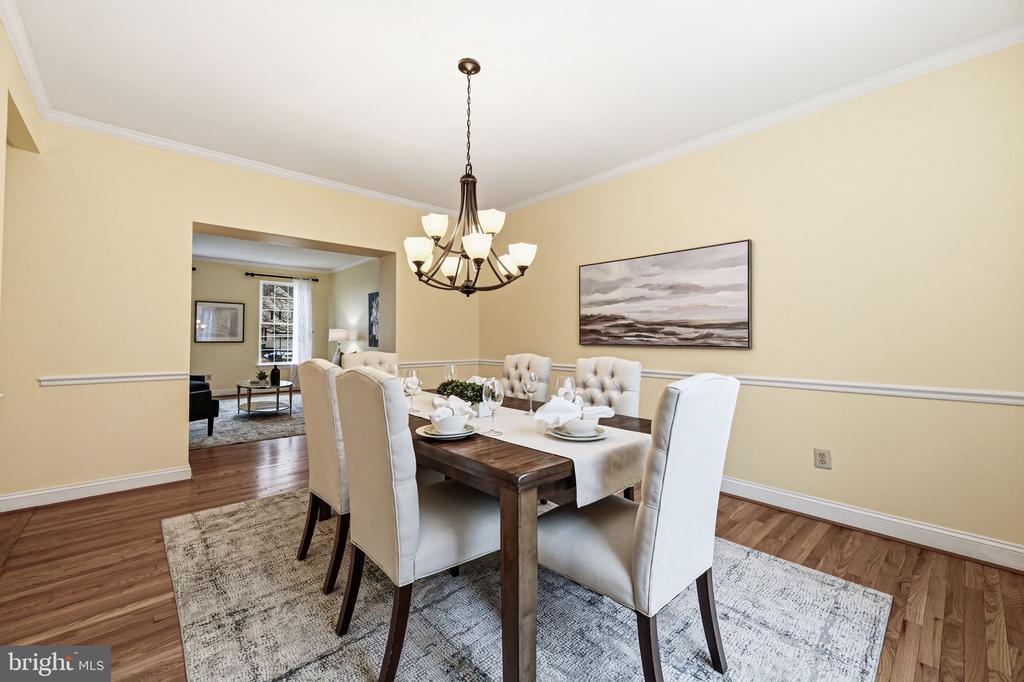 32 WOODSVIEW DRIVE