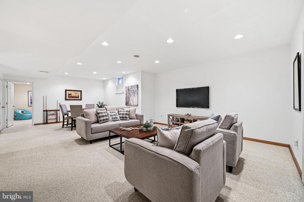 32 WOODSVIEW DRIVE