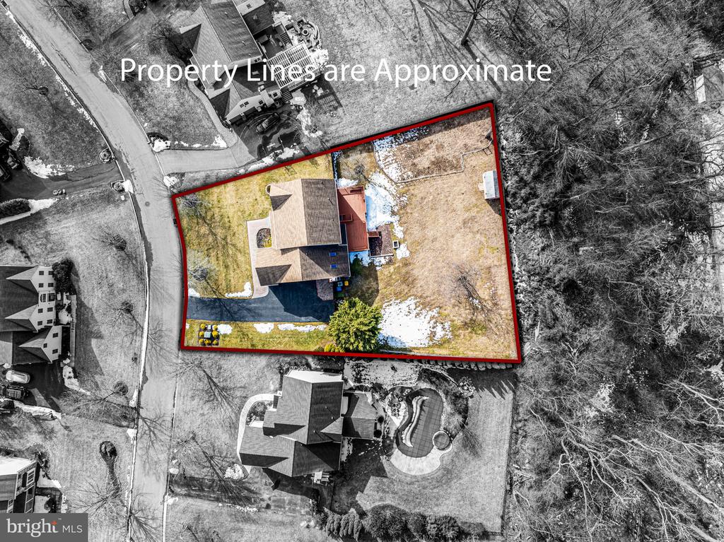 32 WOODSVIEW DRIVE