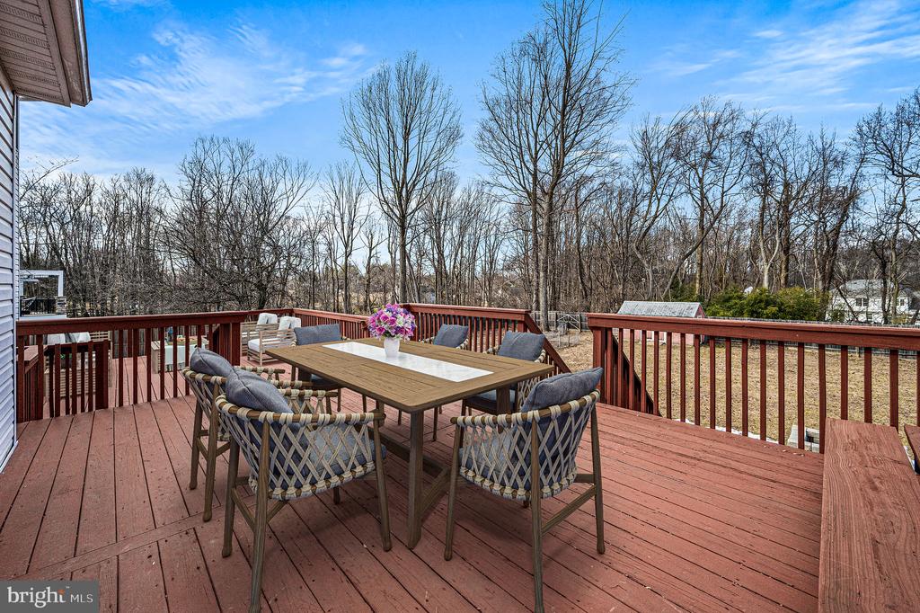 32 WOODSVIEW DRIVE