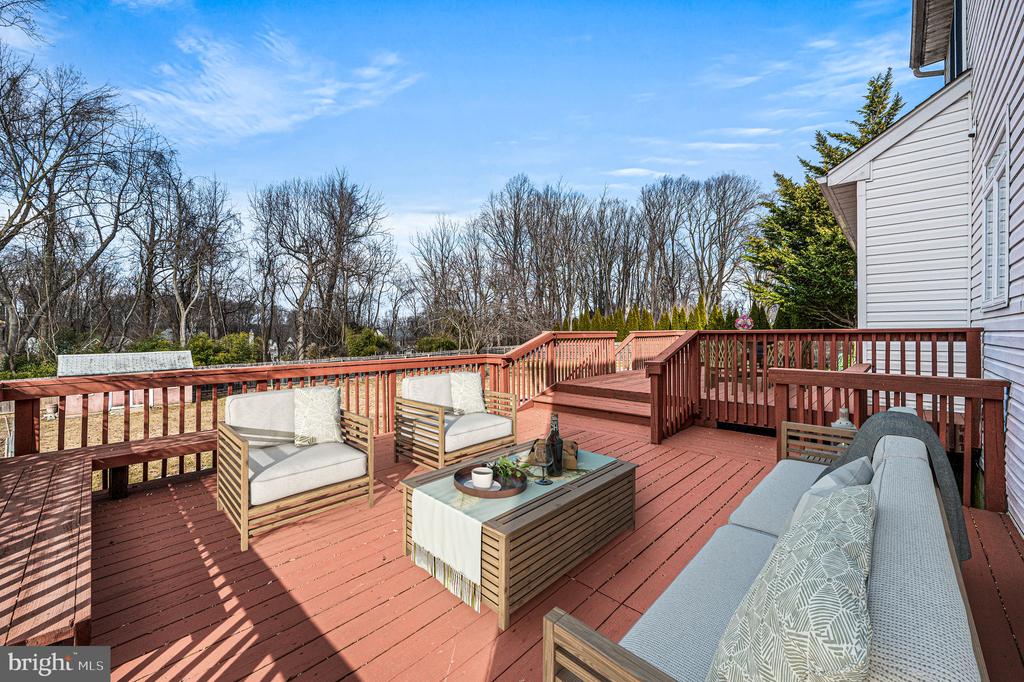 32 WOODSVIEW DRIVE