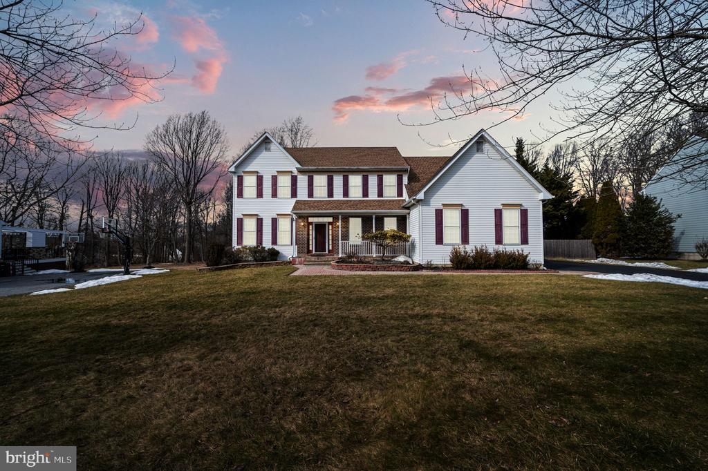 32 WOODSVIEW DRIVE