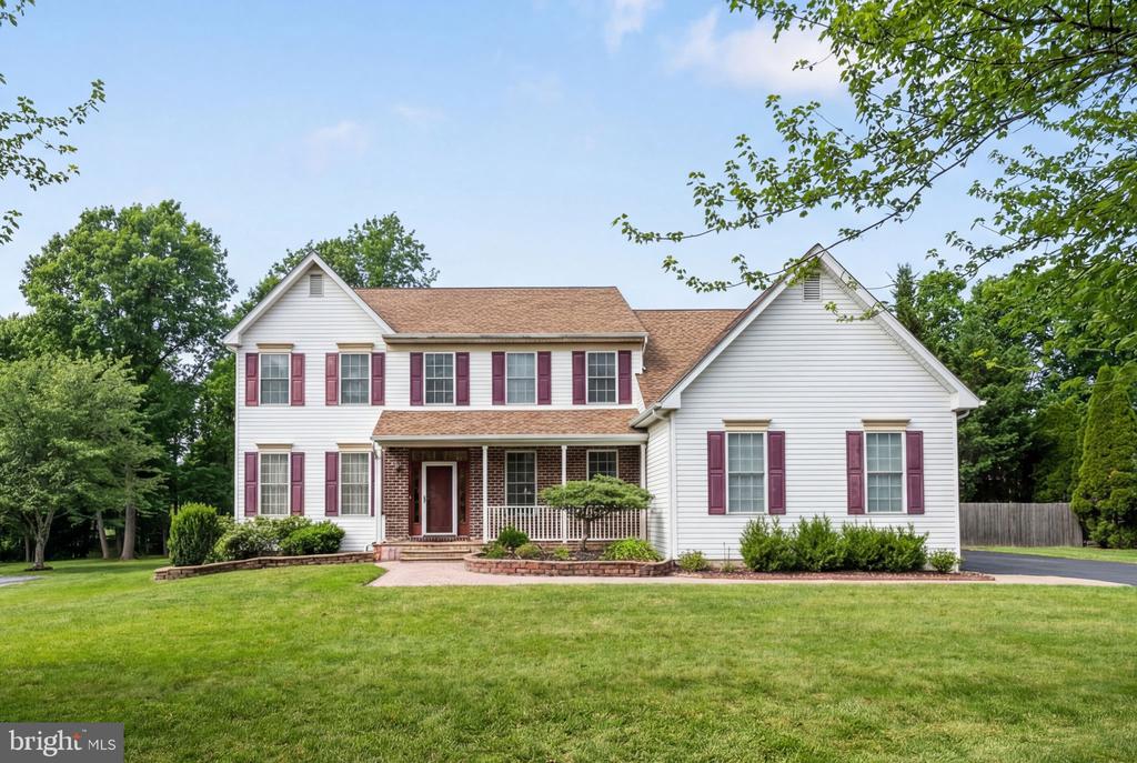 32 WOODSVIEW DRIVE