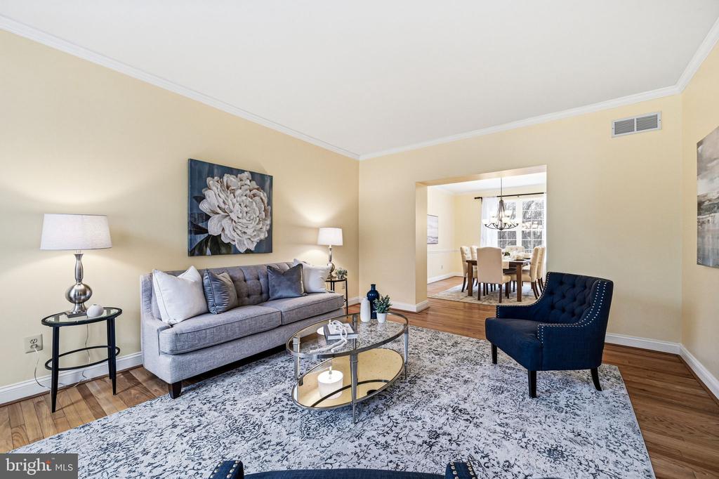 32 WOODSVIEW DRIVE