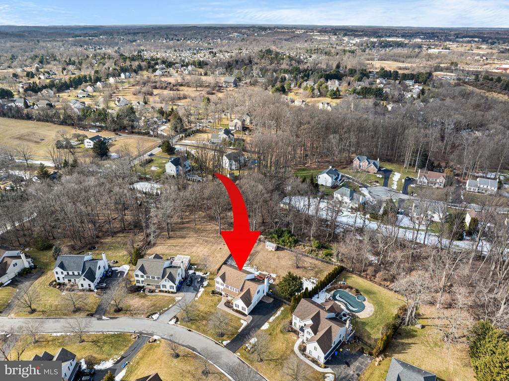 32 WOODSVIEW DRIVE