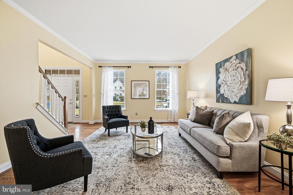 32 WOODSVIEW DRIVE