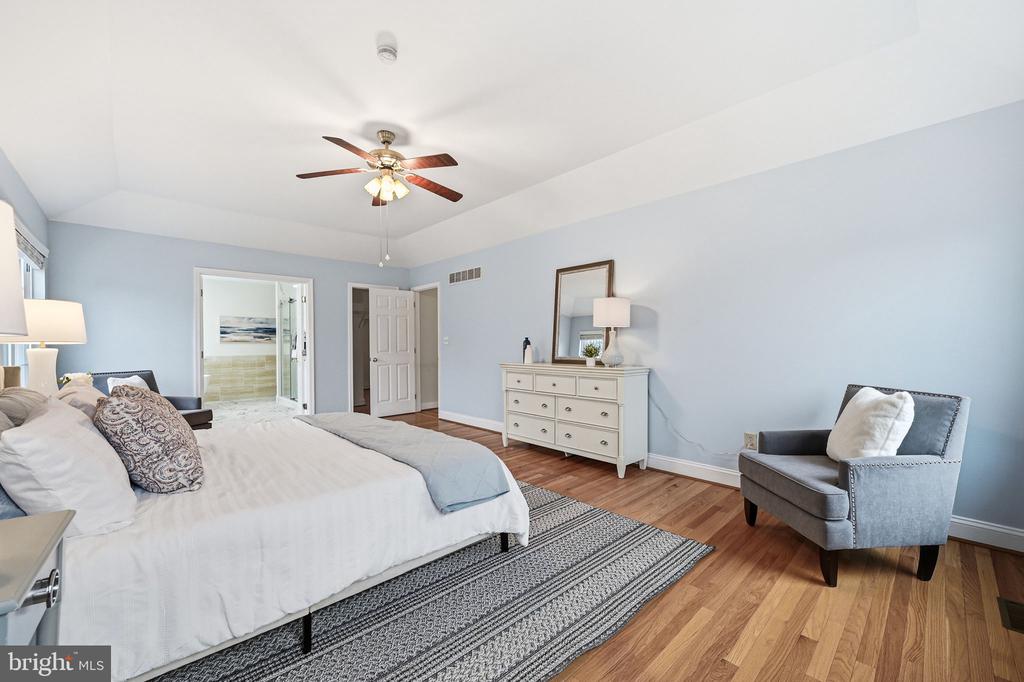 32 WOODSVIEW DRIVE