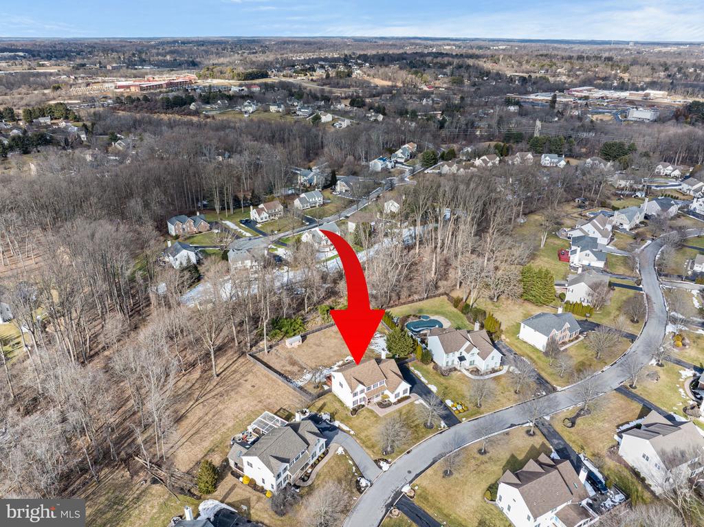 32 WOODSVIEW DRIVE