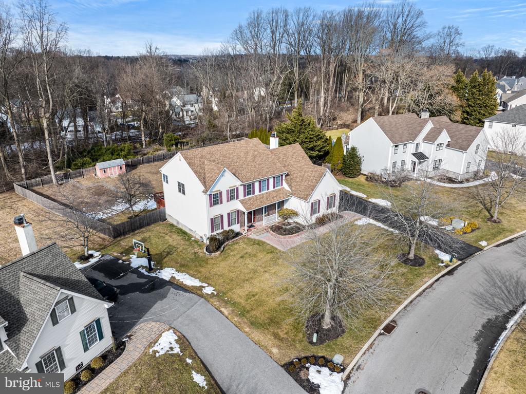 32 WOODSVIEW DRIVE