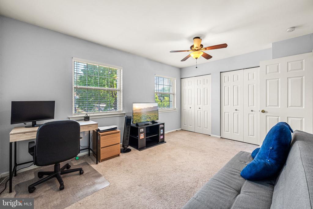 1160 PUTNAM BOULEVARD 71