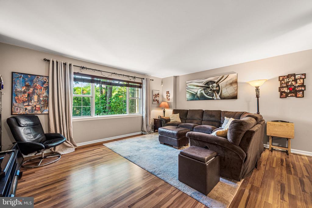 1160 PUTNAM BOULEVARD 71
