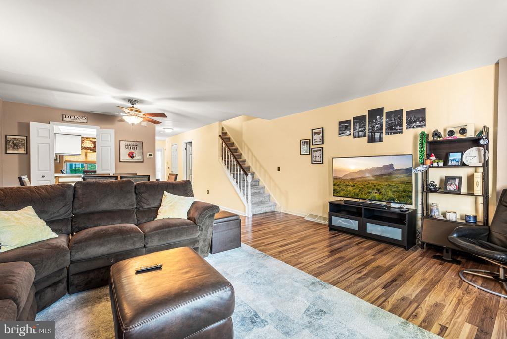 1160 PUTNAM BOULEVARD 71