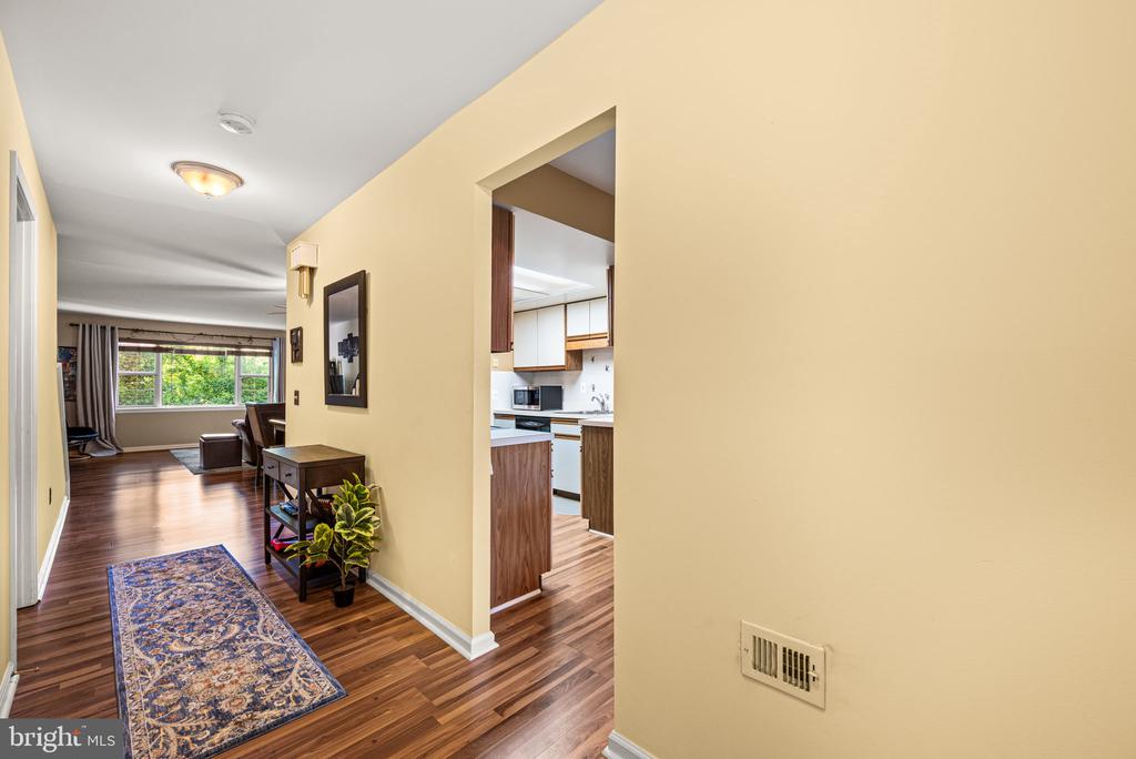 1160 PUTNAM BOULEVARD 71