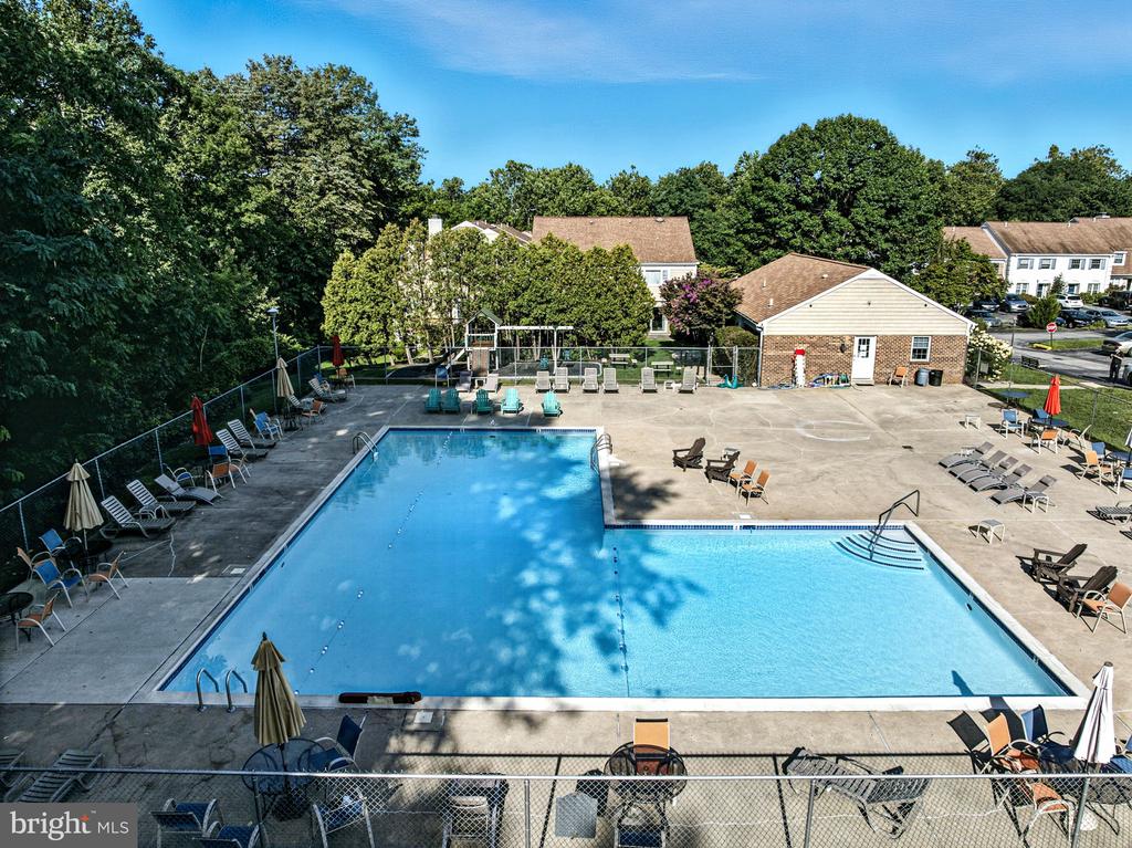 1160 PUTNAM BOULEVARD 71