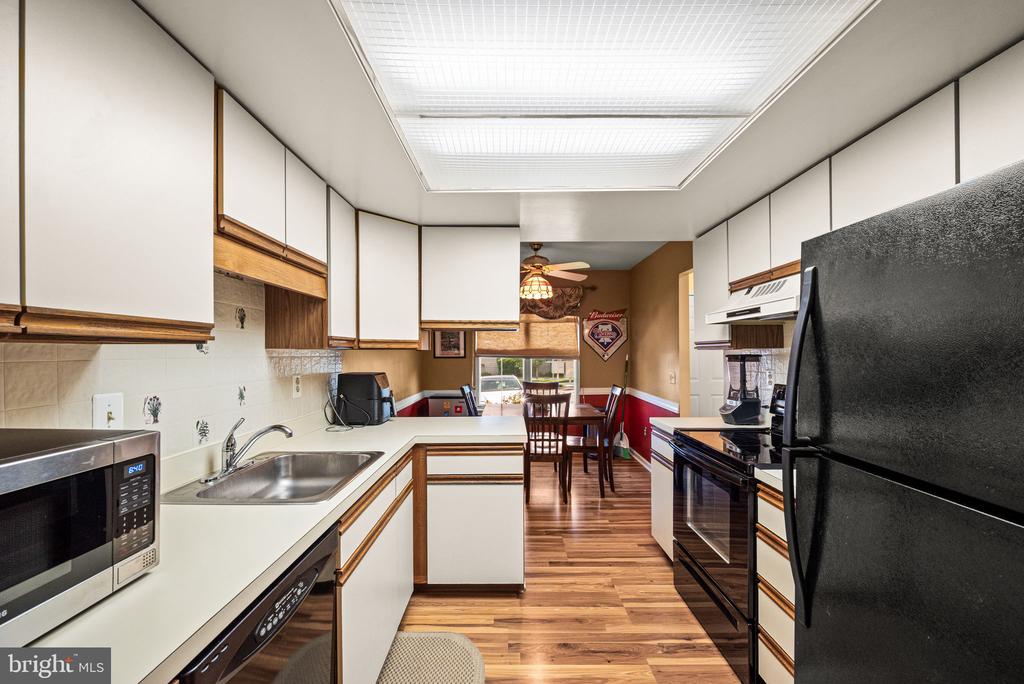 1160 PUTNAM BOULEVARD 71
