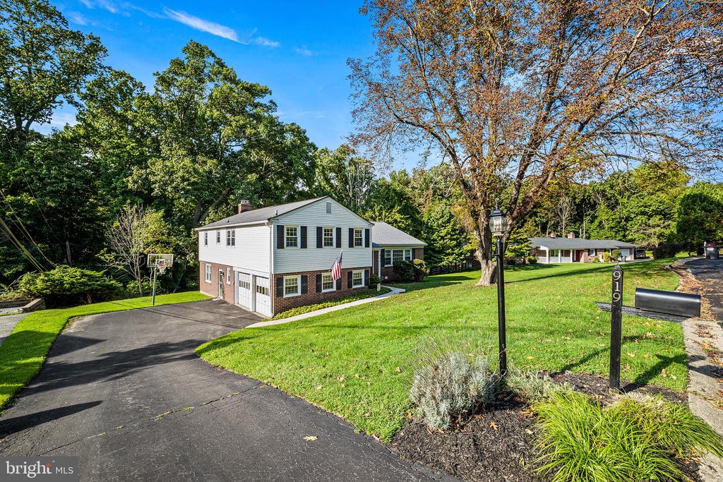 919 PENN VALLEY ROAD