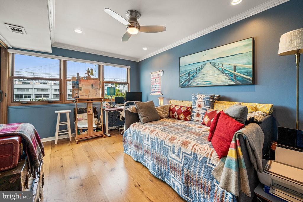 3 N COLUMBUS BOULEVARD Unit: MD317