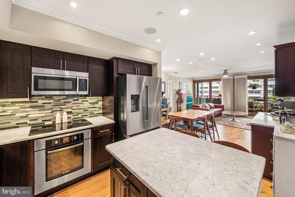 3 N COLUMBUS BOULEVARD Unit: MD317