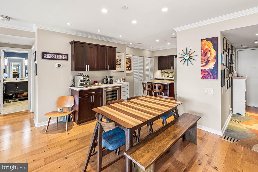 3 N COLUMBUS BOULEVARD Unit: MD317