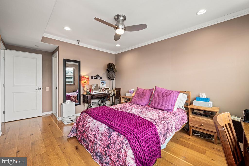 3 N COLUMBUS BOULEVARD Unit: MD317