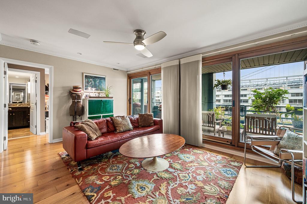 3 N COLUMBUS BOULEVARD Unit: MD317