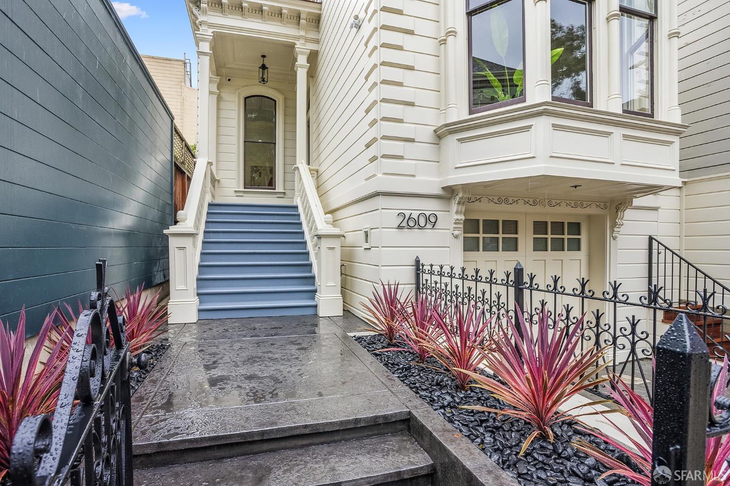 2609 Pine Street