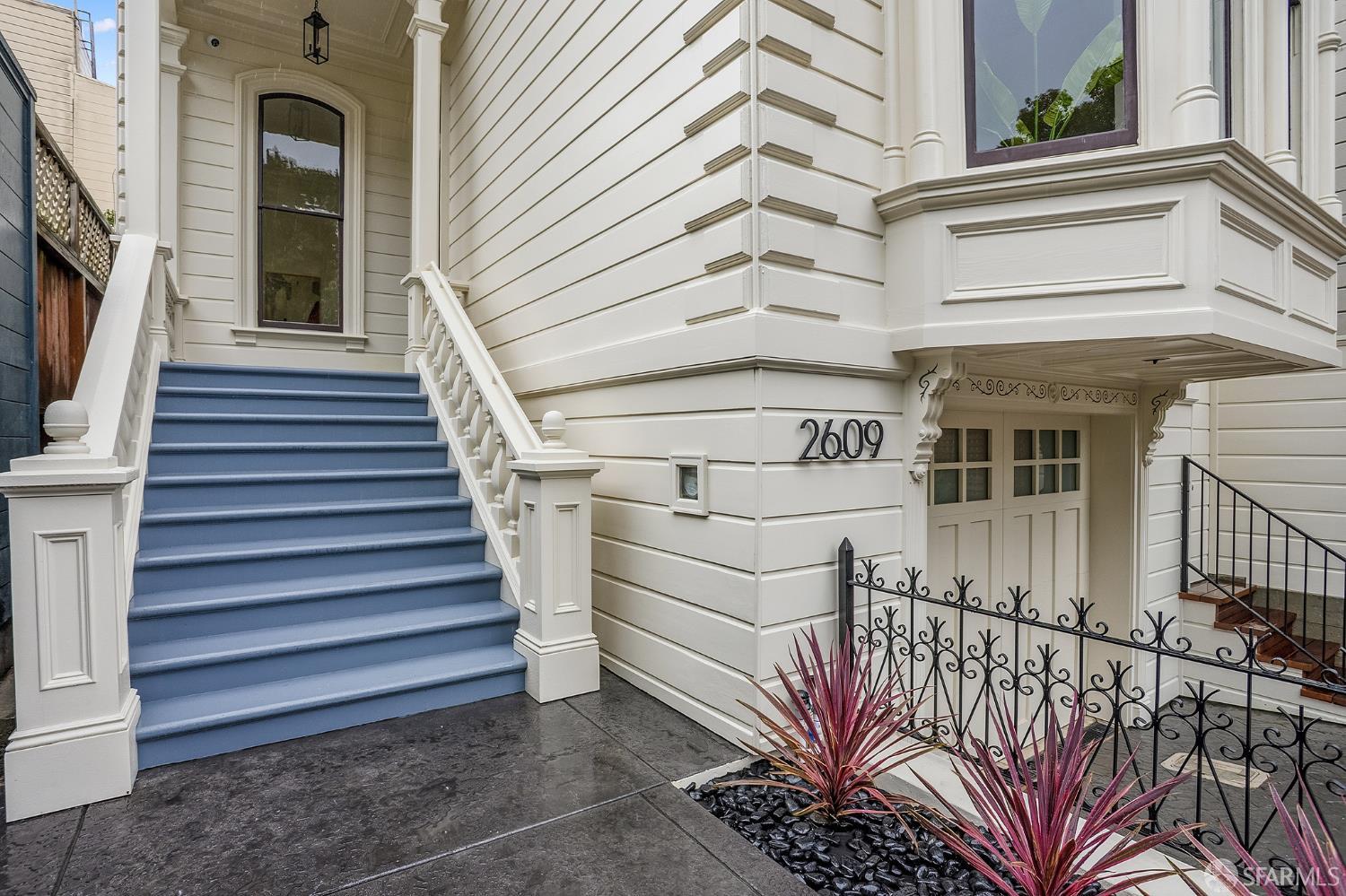 2609 Pine Street
