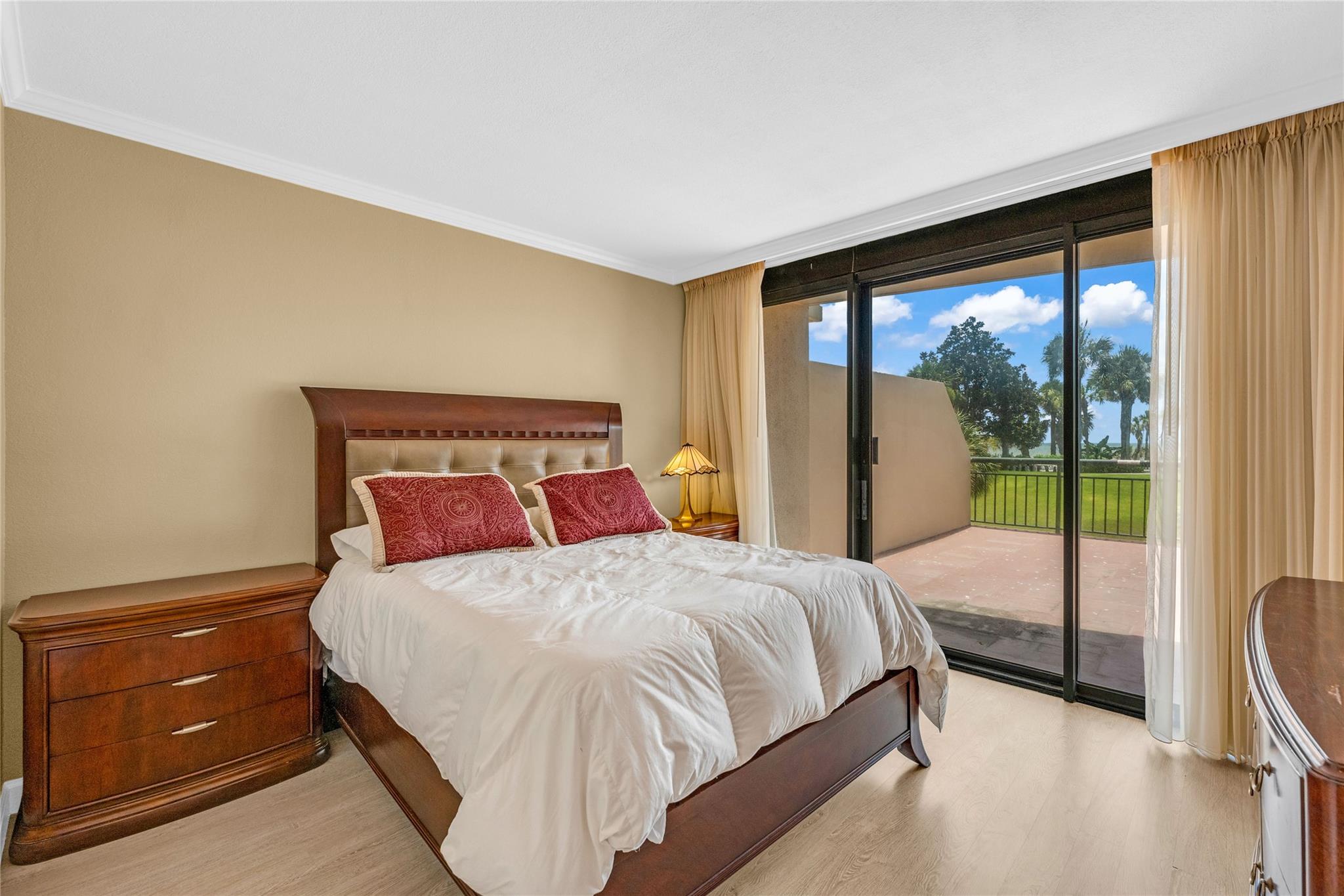 5220 Seawall Boulevard Unit: 332/333