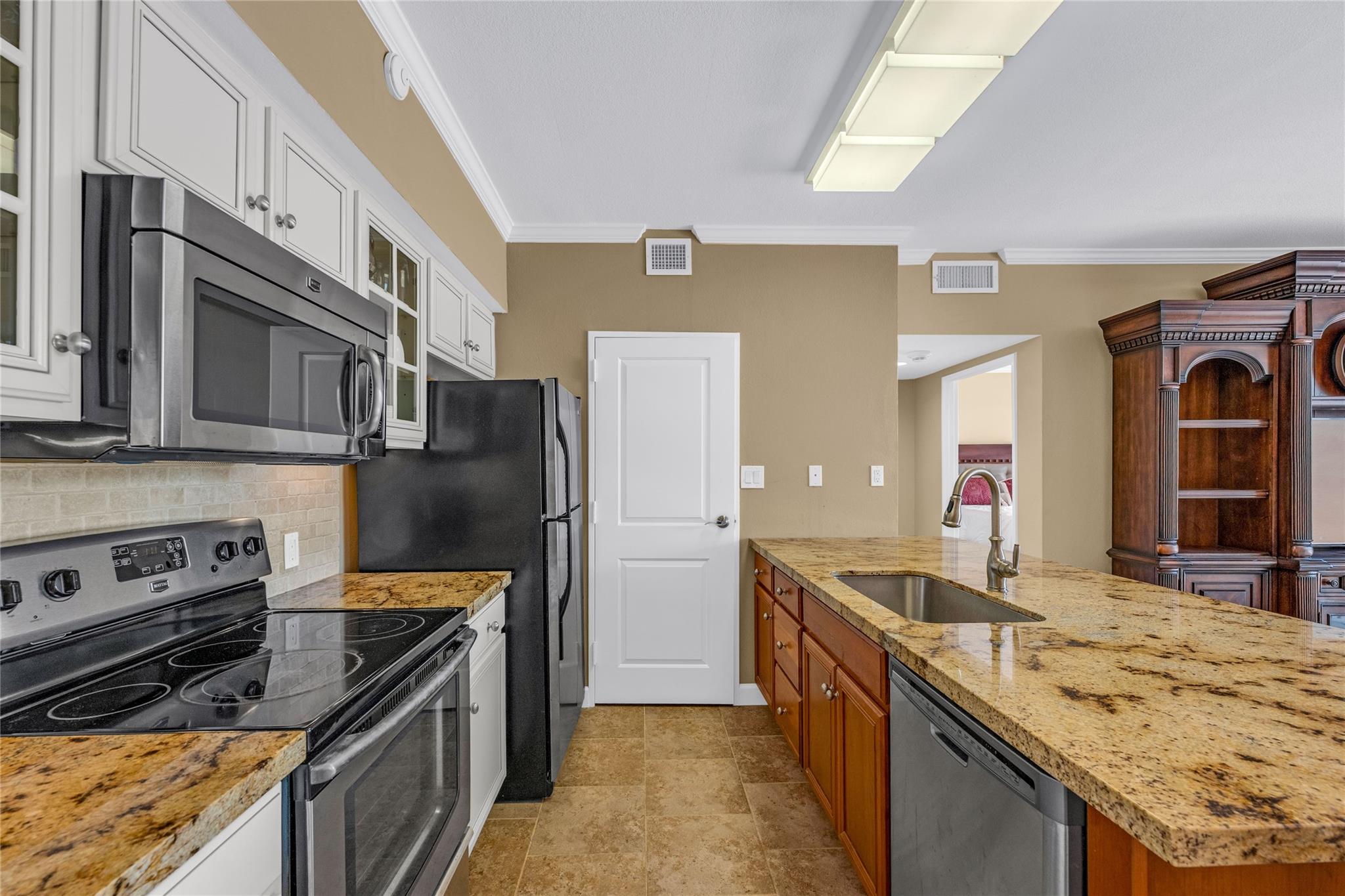 5220 Seawall Boulevard Unit: 332/333