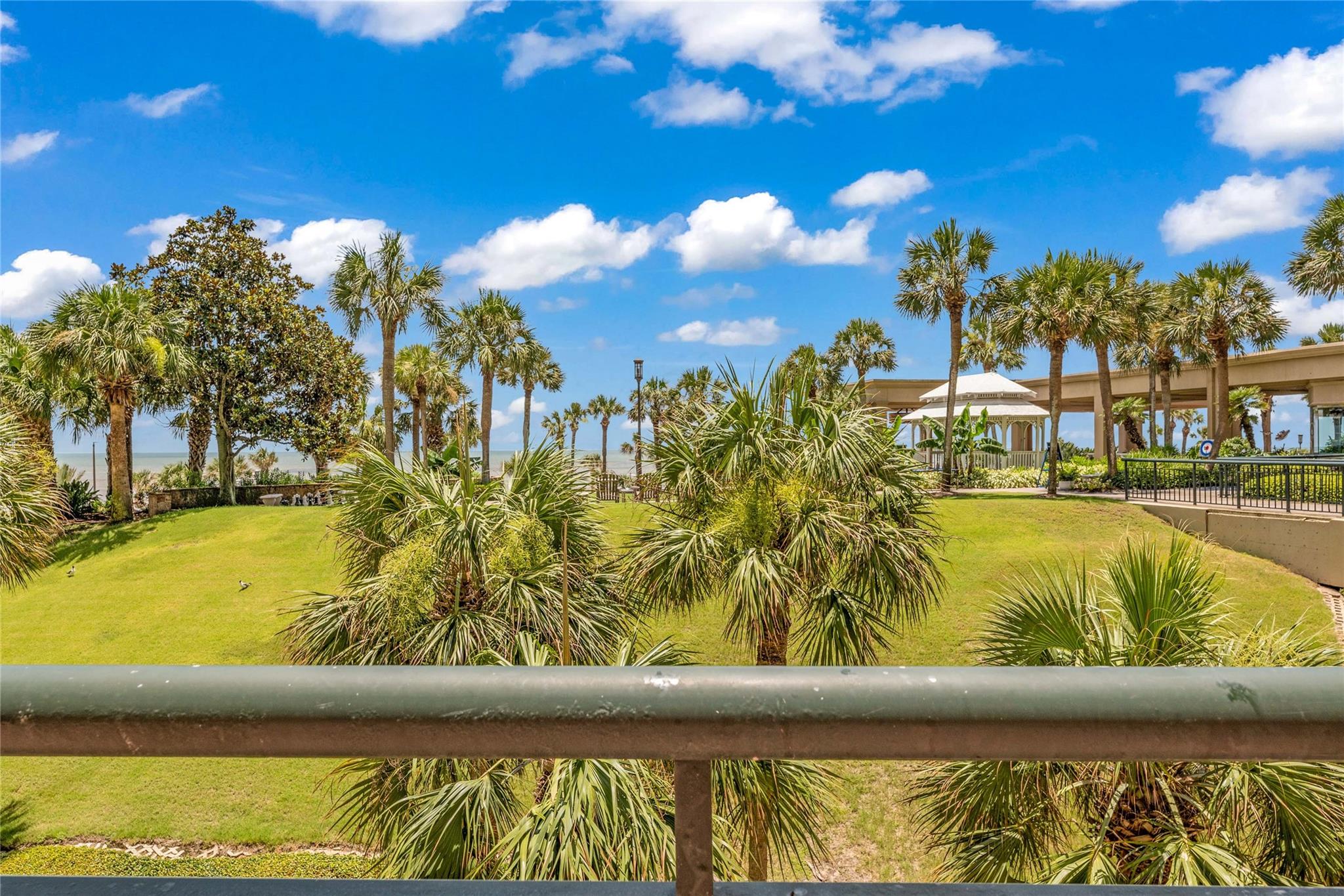 5220 Seawall Boulevard Unit: 332/333
