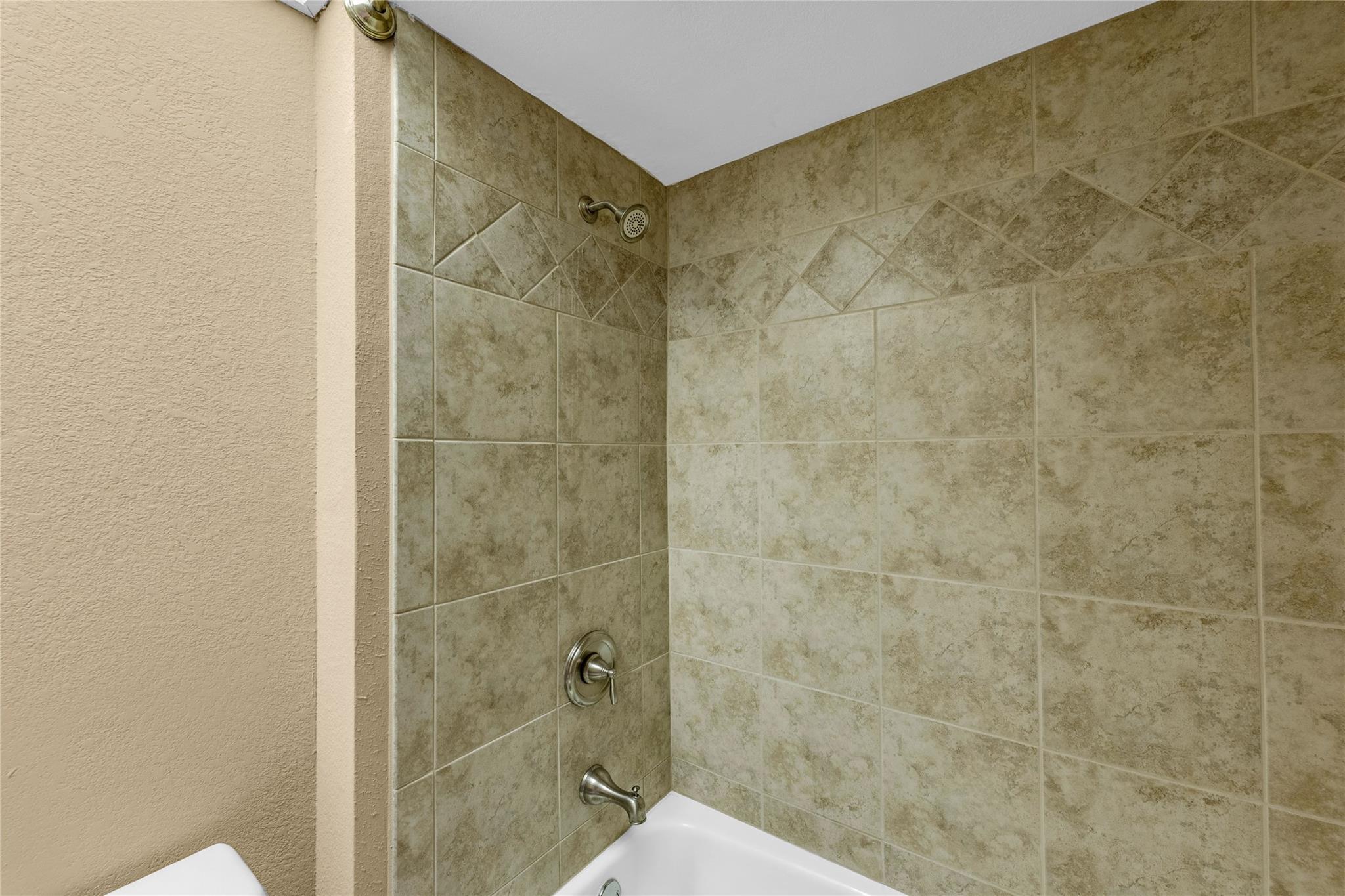 5220 Seawall Boulevard Unit: 332/333