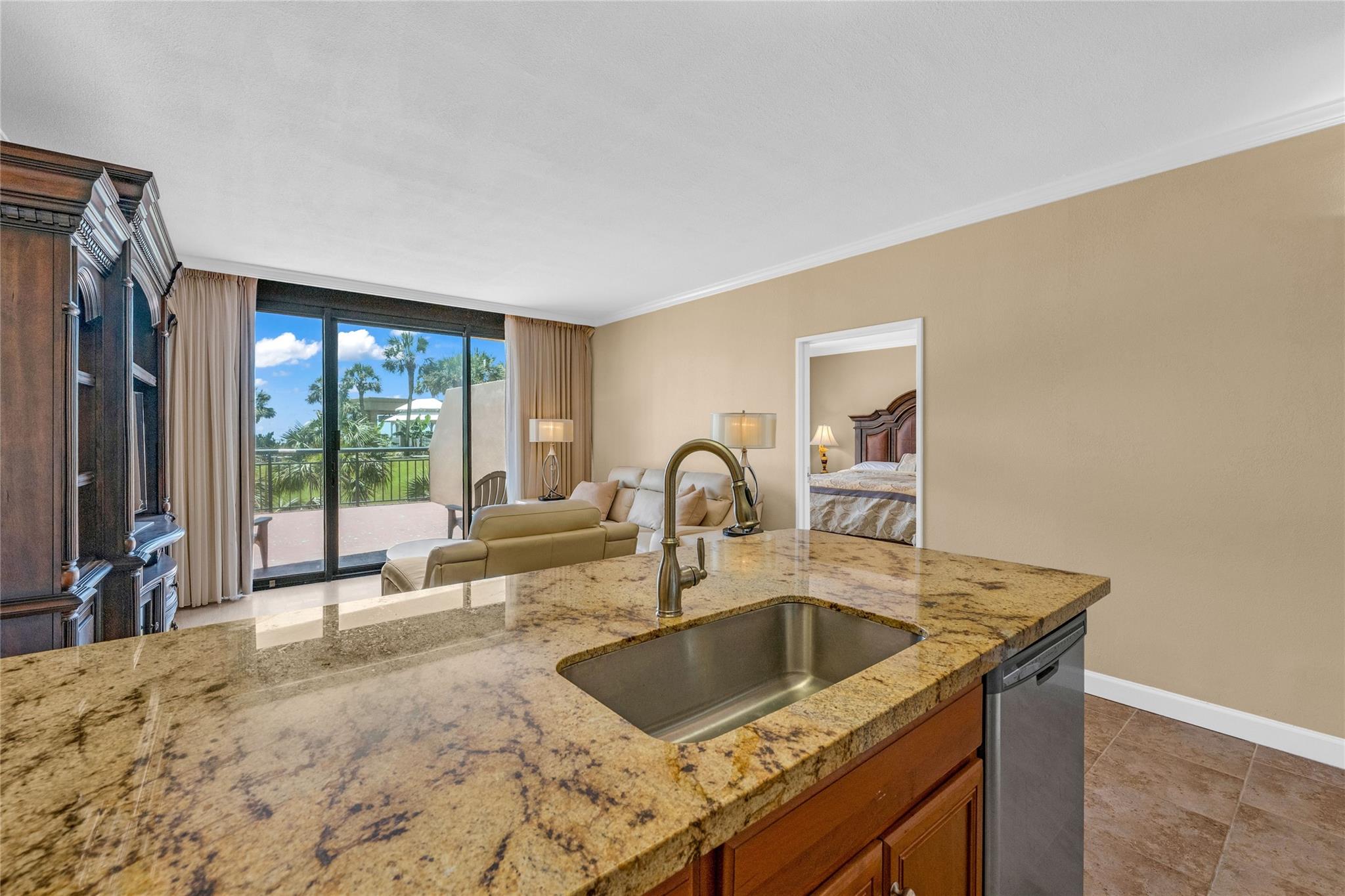 5220 Seawall Boulevard Unit: 332/333