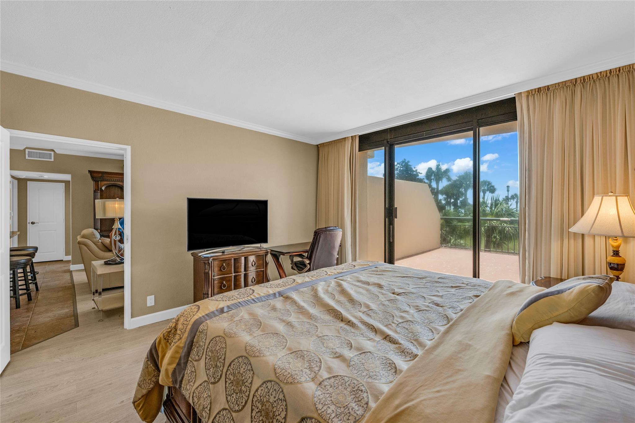 5220 Seawall Boulevard Unit: 332/333
