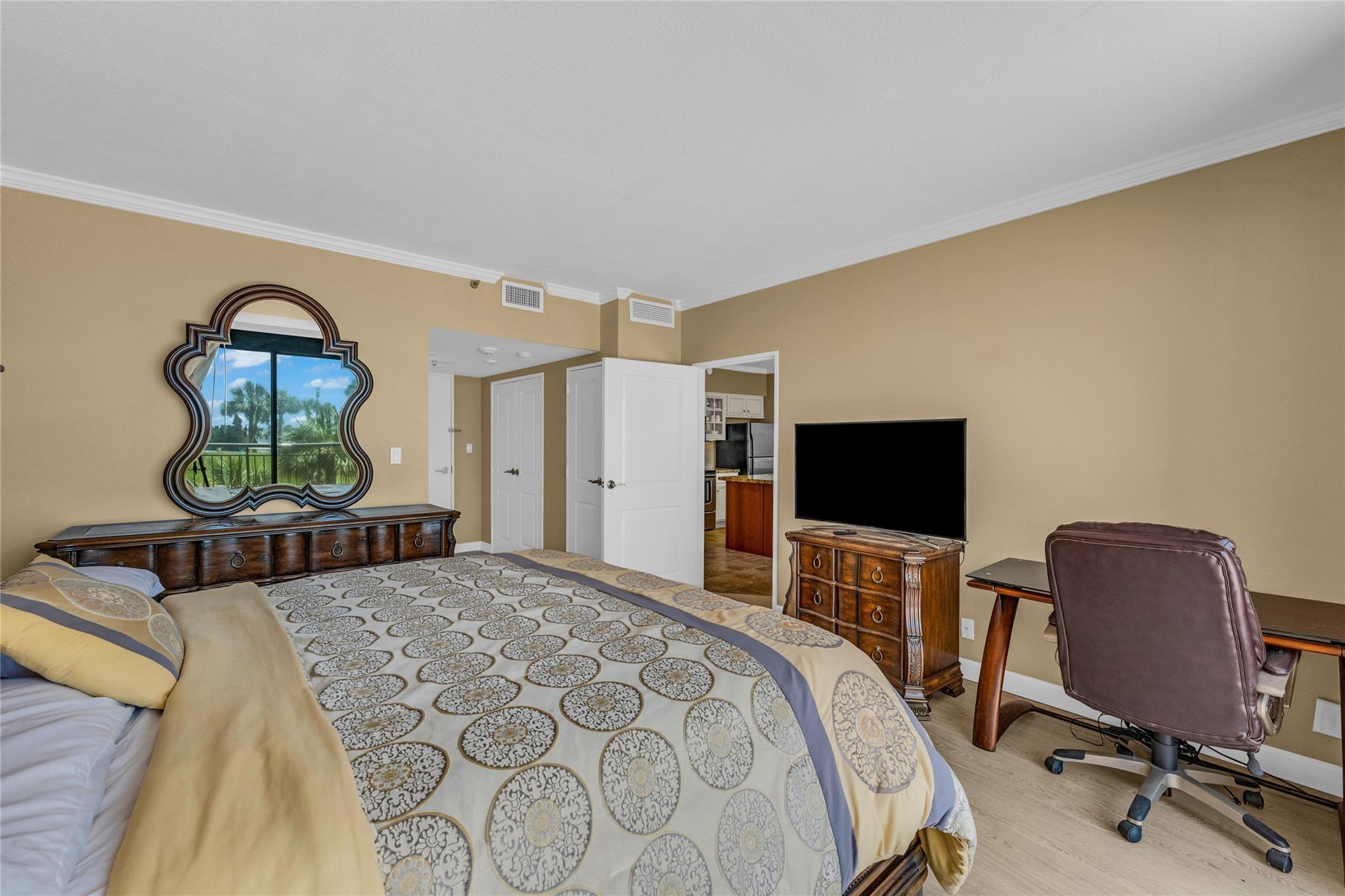 5220 Seawall Boulevard Unit: 332/333