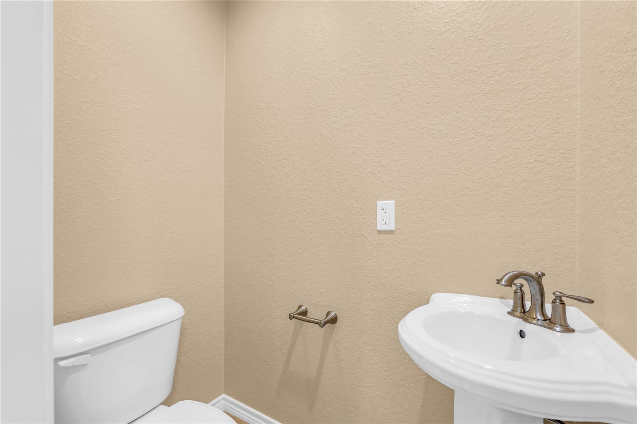 5611 Palm Circle