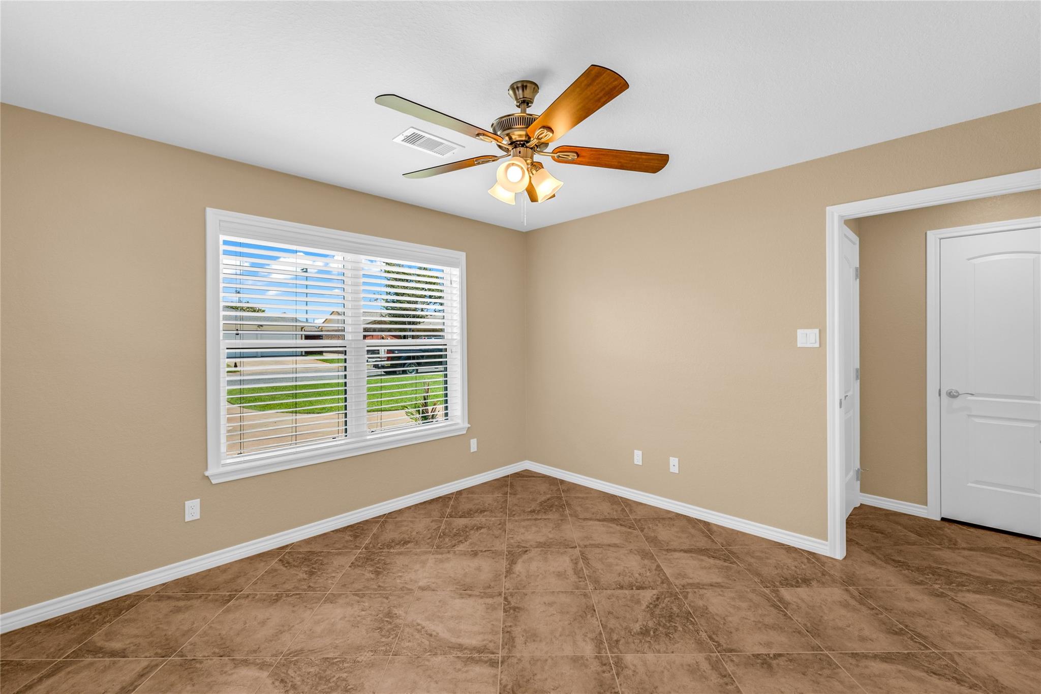 5611 Palm Circle
