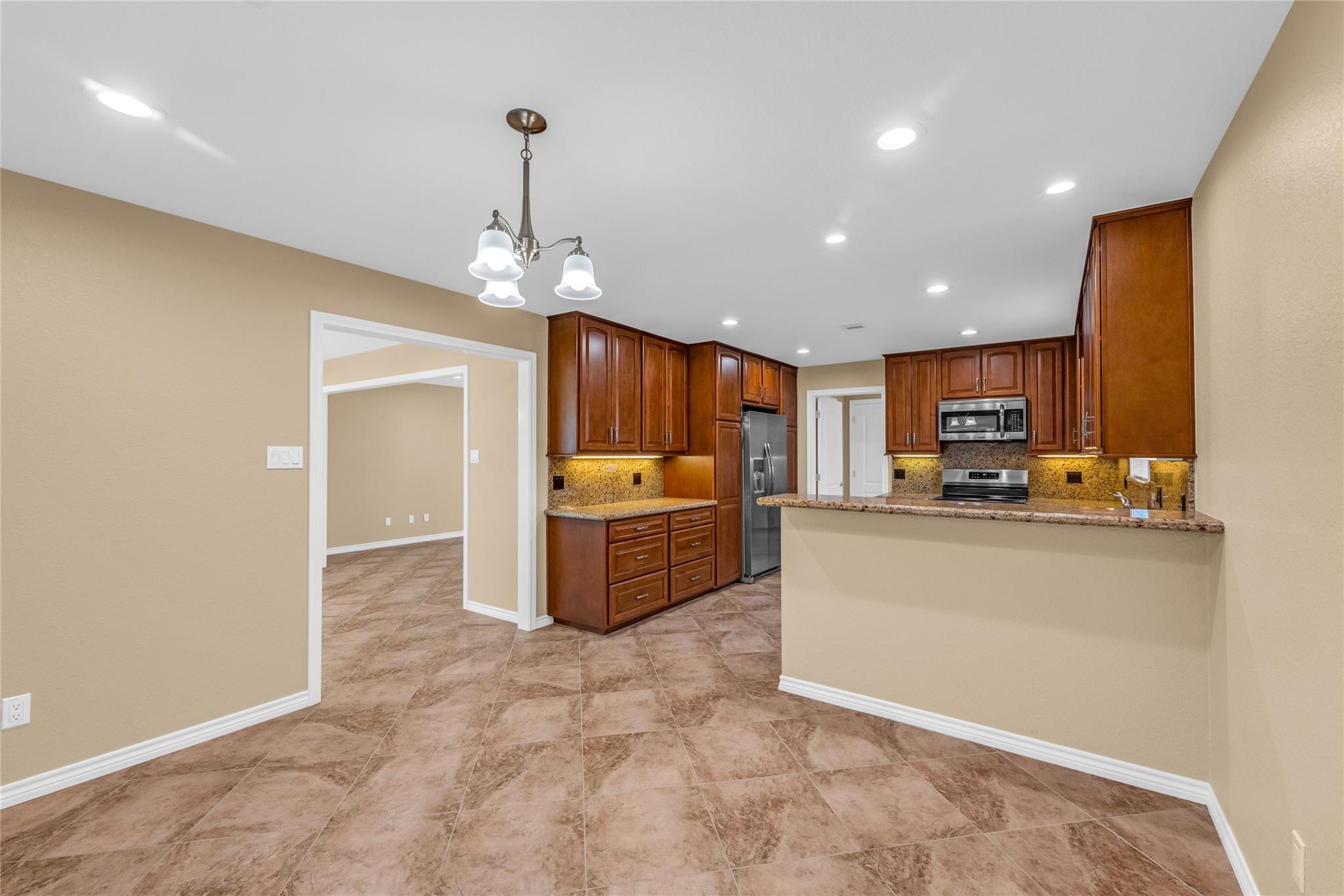 5611 Palm Circle