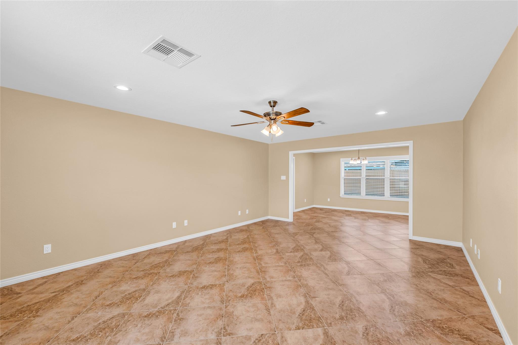 5611 Palm Circle