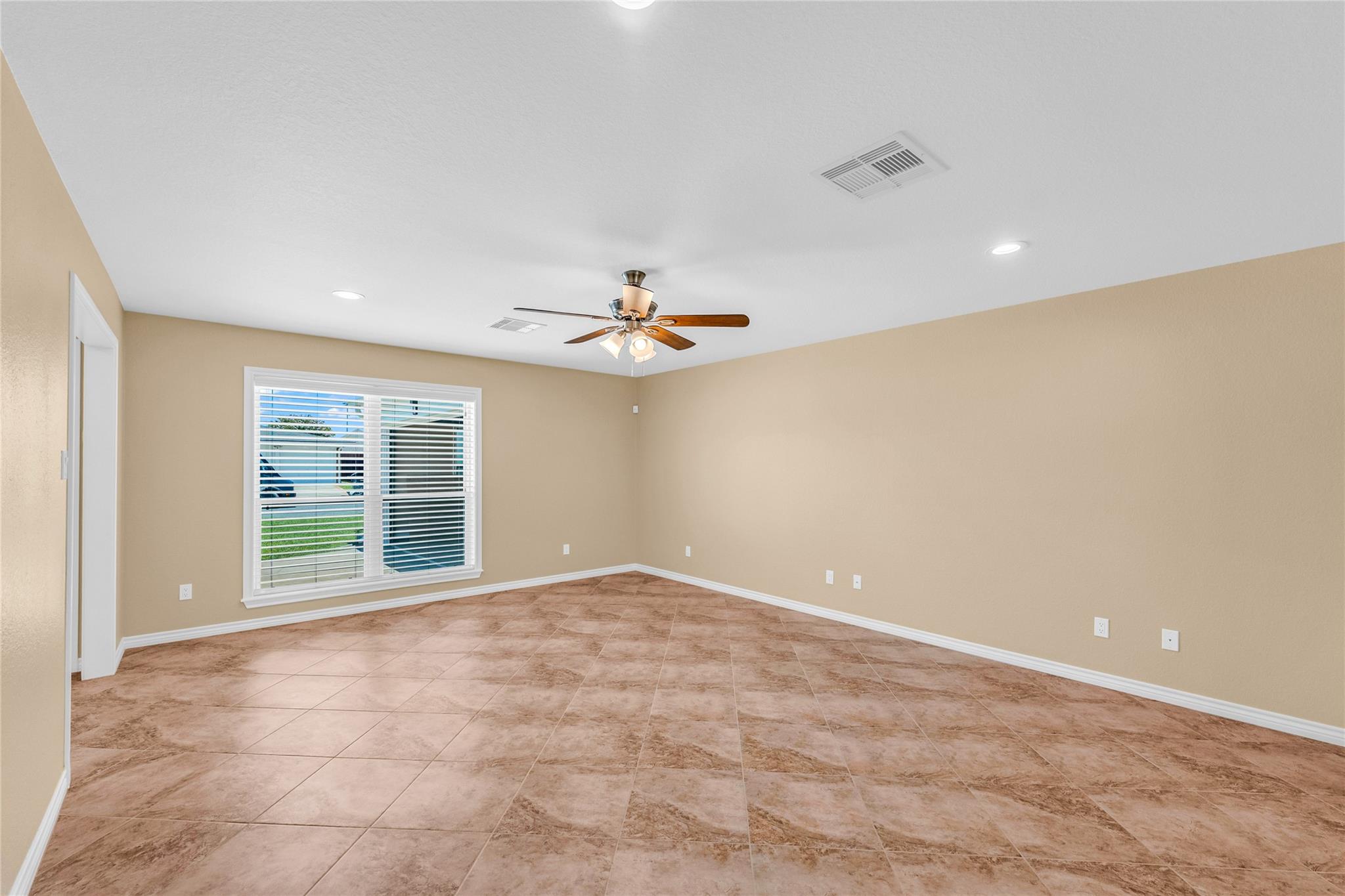 5611 Palm Circle