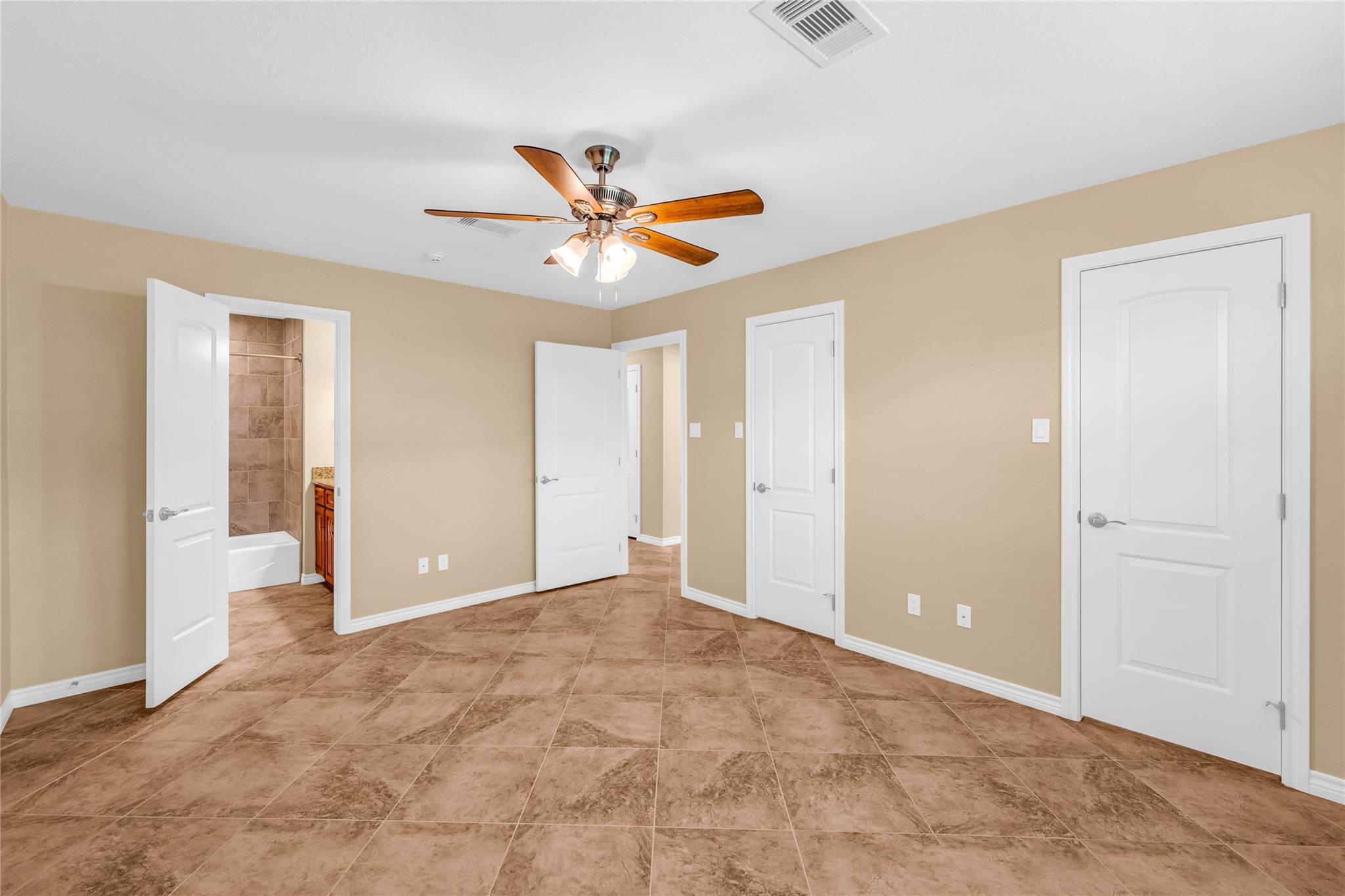 5611 Palm Circle