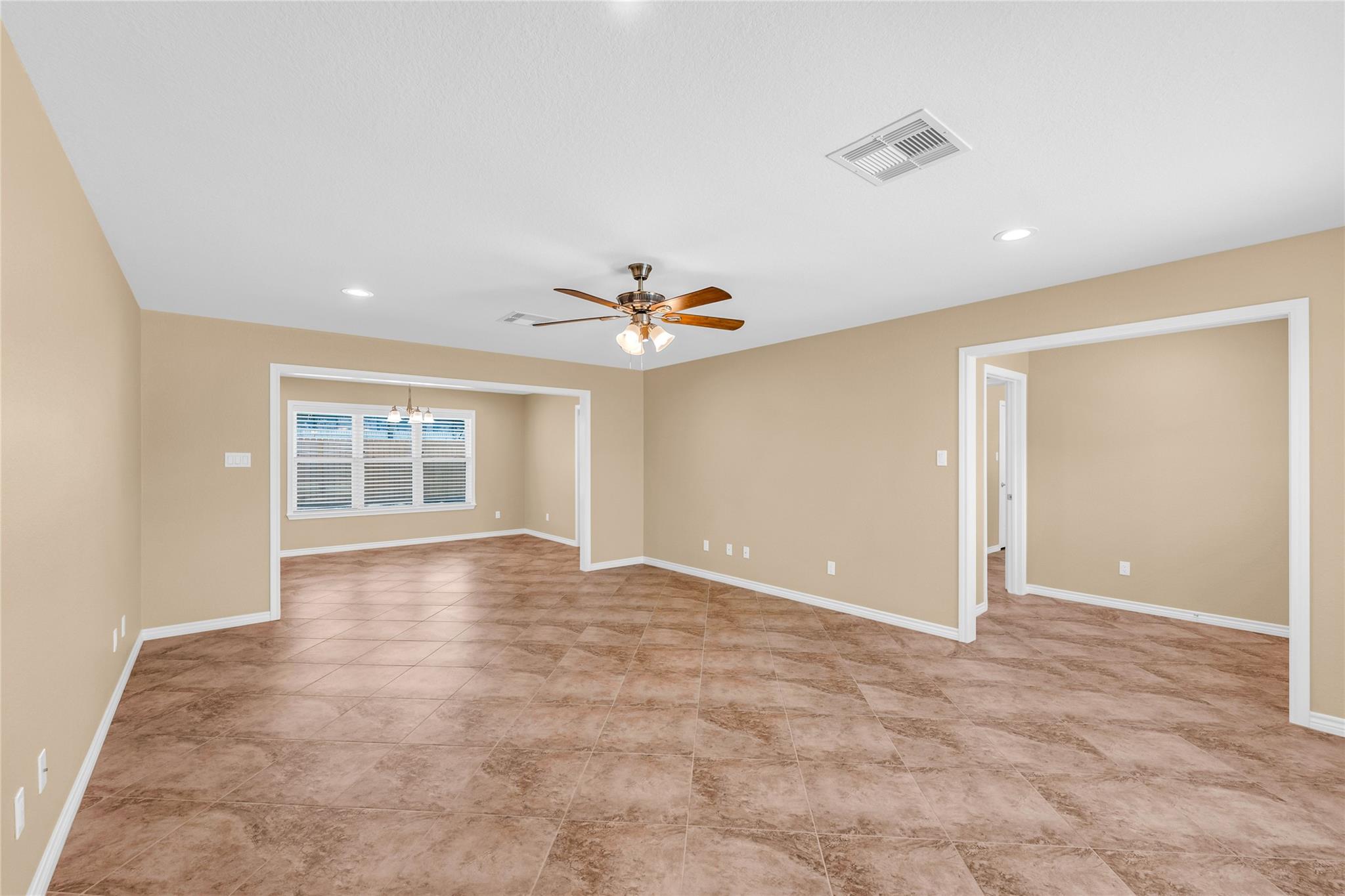 5611 Palm Circle